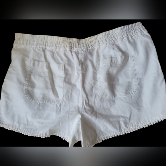LOFT Classic White Shorts SzL - Picture 2 of 7